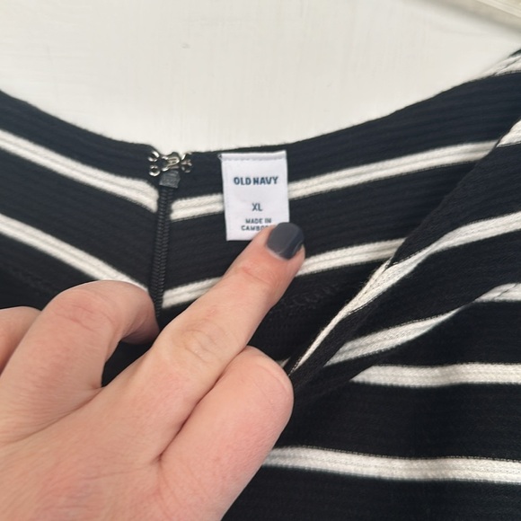Old Navy XL midi dress black and white stripes - Picture 3 of 4